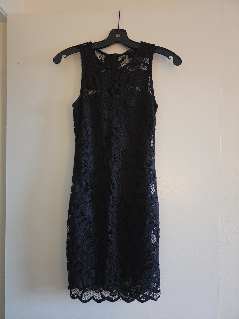 Classic Black Lace Sleeveless Dress